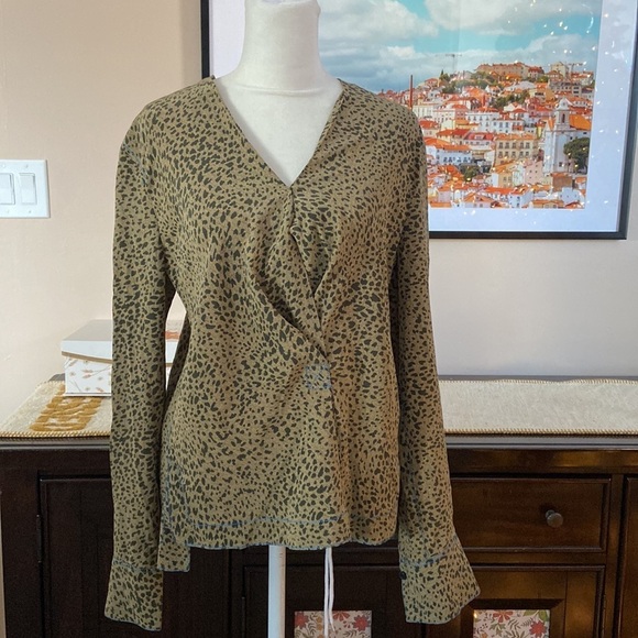 Rag & Bone- Shields Leopard Print Silk Top In Olive - Picture 12 of 16
